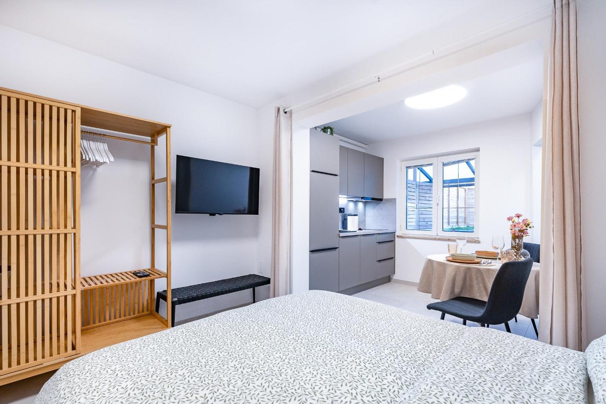 Isolana Apartment Izola Exterior photo